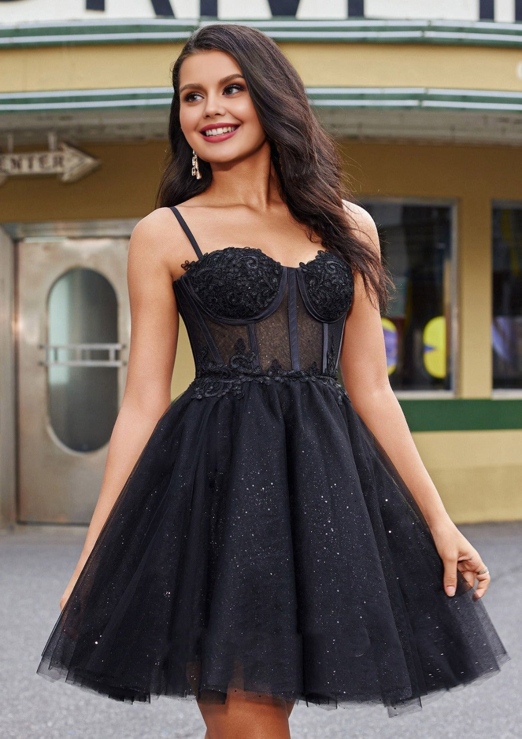 Dressime A Line Spaghetti straps Tulle Short/Mini Homecoming Dress With Appliques