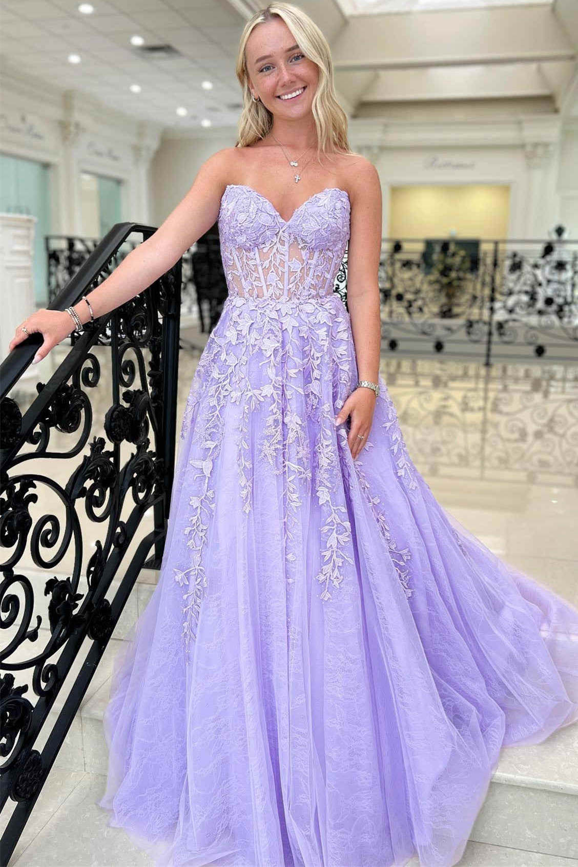 dressimeA-Line Sweetheart Tulle Corset Long Prom Dresses With Appliques 