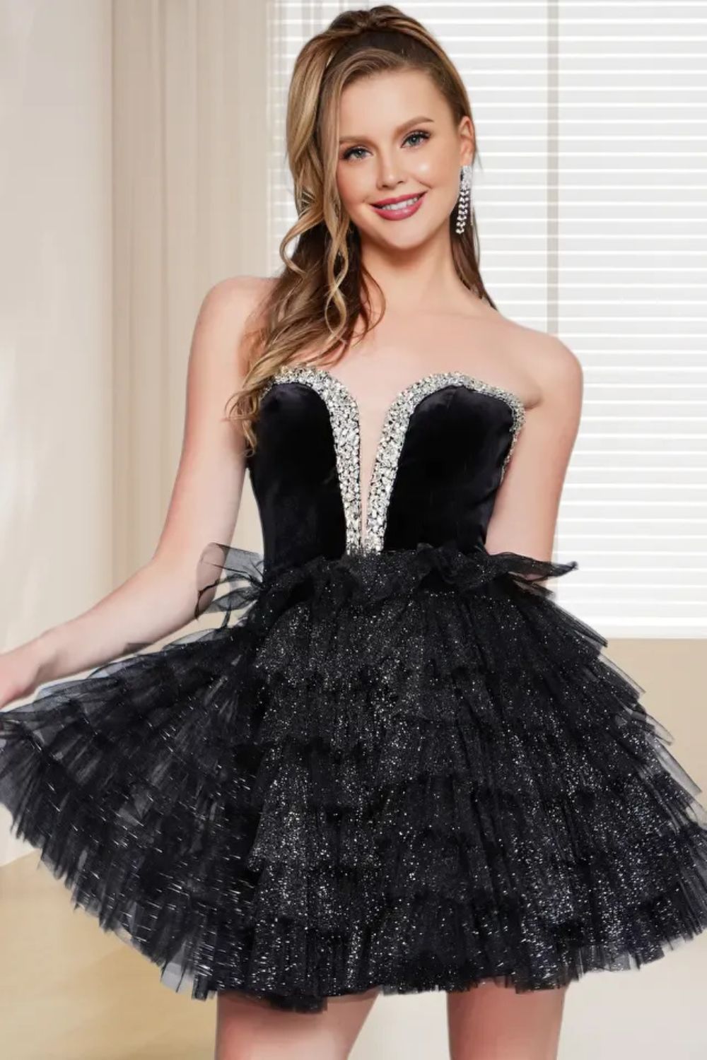 Dressime A Line Sweetheart Tulle Tiered Short/Mini Homecoming Dress With Rhinestones dressime