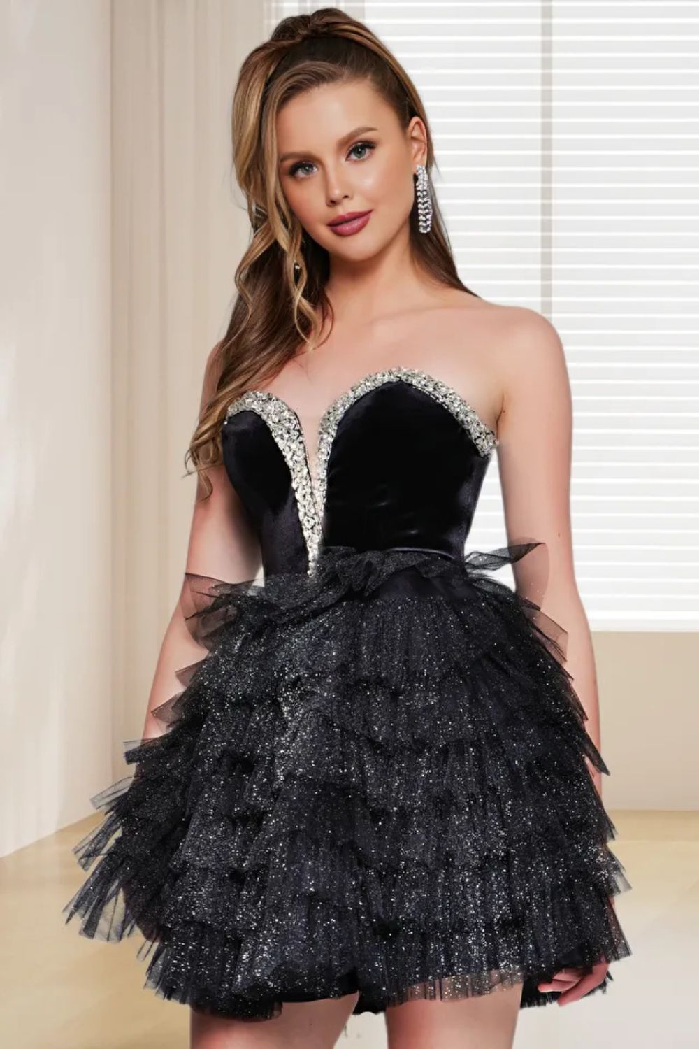 Dressime A Line Sweetheart Tulle Tiered Short/Mini Homecoming Dress With Rhinestones dressime