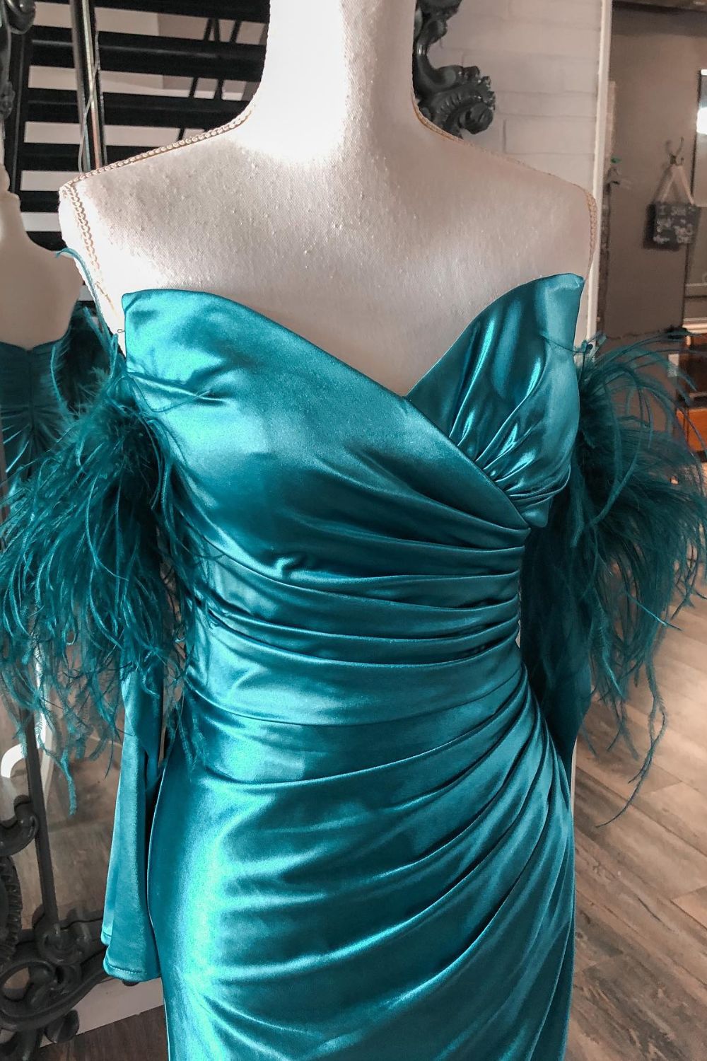 Dressime Bodycon Satin Strapless Short Homecoming Dress With Feather Sleeves dressime