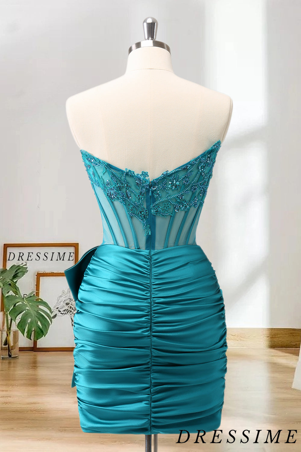 Dressime Bodycon Strapless Satin Tight Short/Mini Homecoming Dress With Beaded Appliques dressime