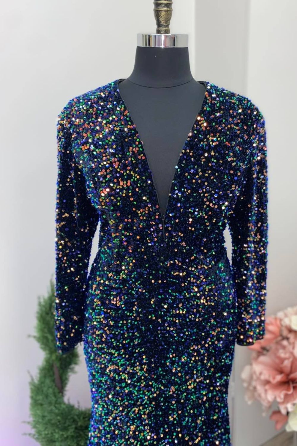 Dressime Plus Size Mermaid V Neck Velvet Sequin Long Sleeves Prom Dress dressime