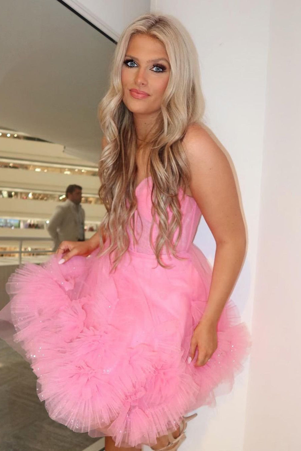 dressimeSexy Short Cute Pink Spaghetti Straps Tulle Mini Junior Backless V-Neck Homecoming Dress 