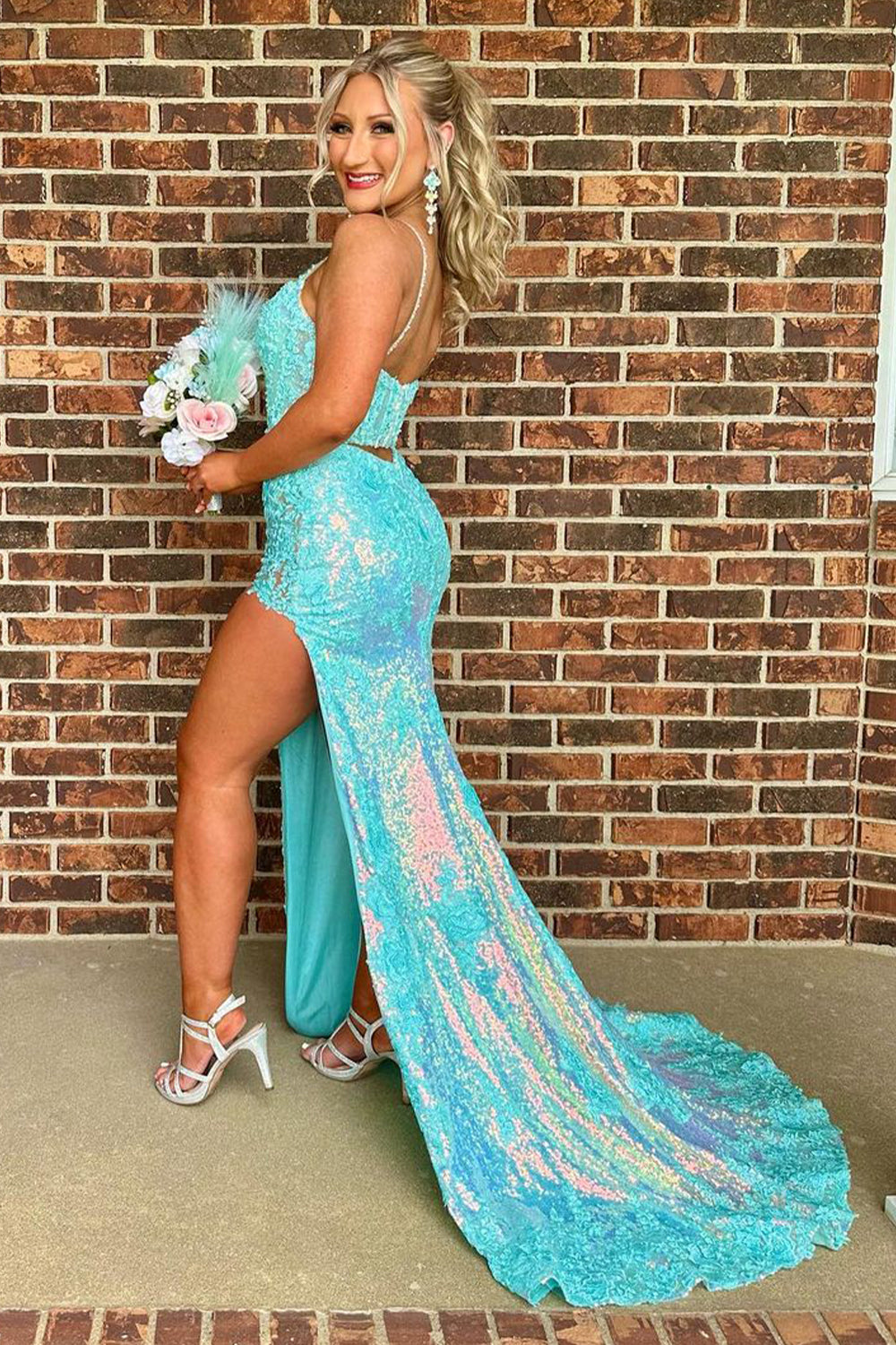 dressimeSparkly Mermaid Spaghetti Straps Sequins Long Prom Dresses with Appliques 