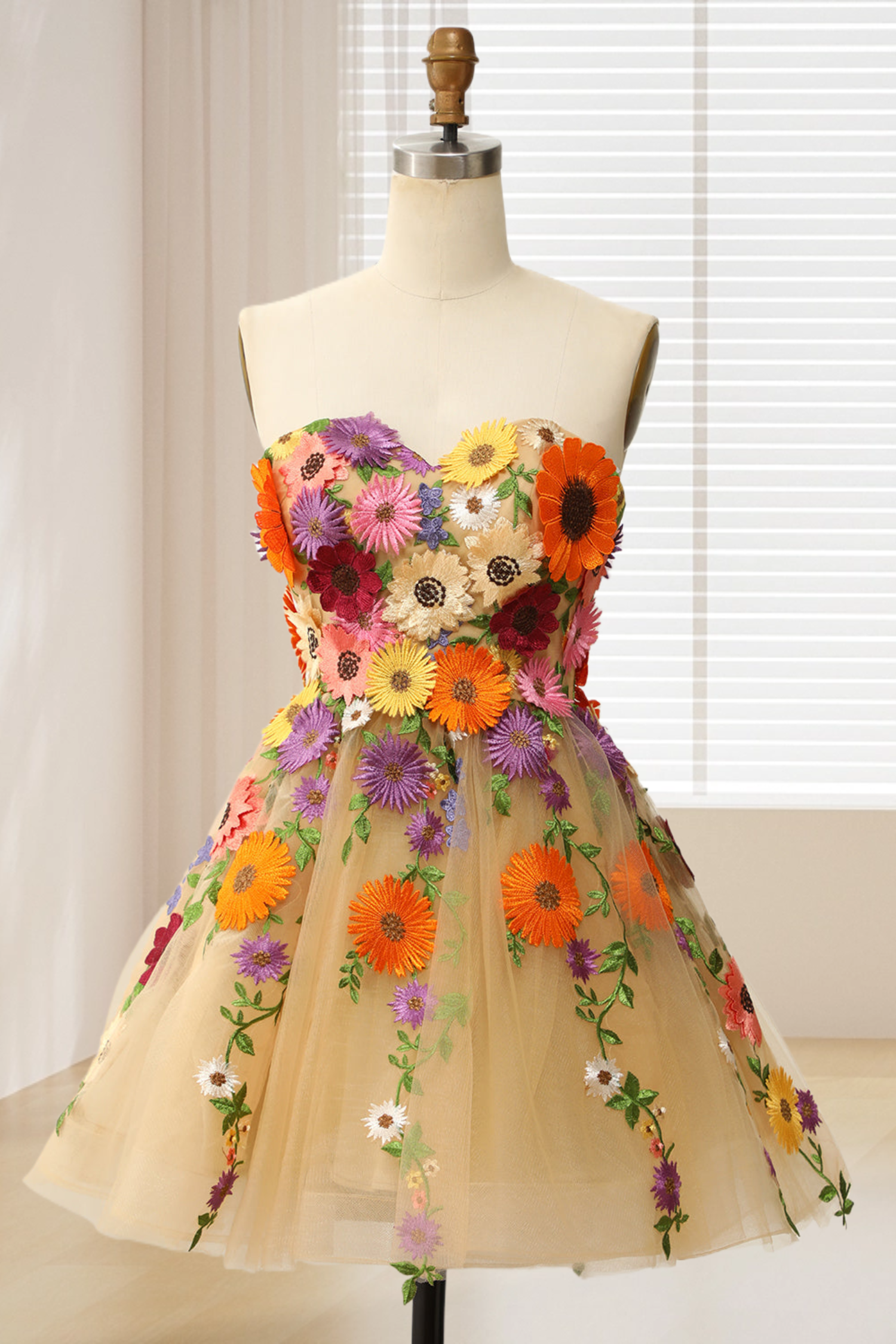 Dressime Strapless Homecoming Dresses Knee Length Tulle With 3D Flower dressime