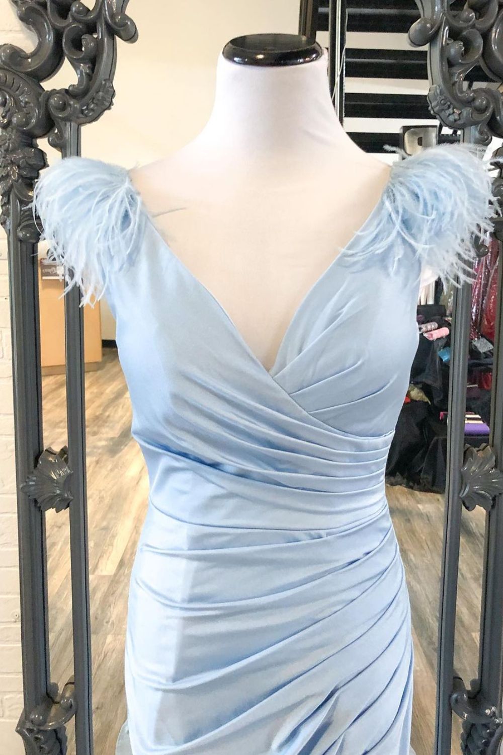 Dressime Sheath Feather V-Neck Long Prom Dress with Slit